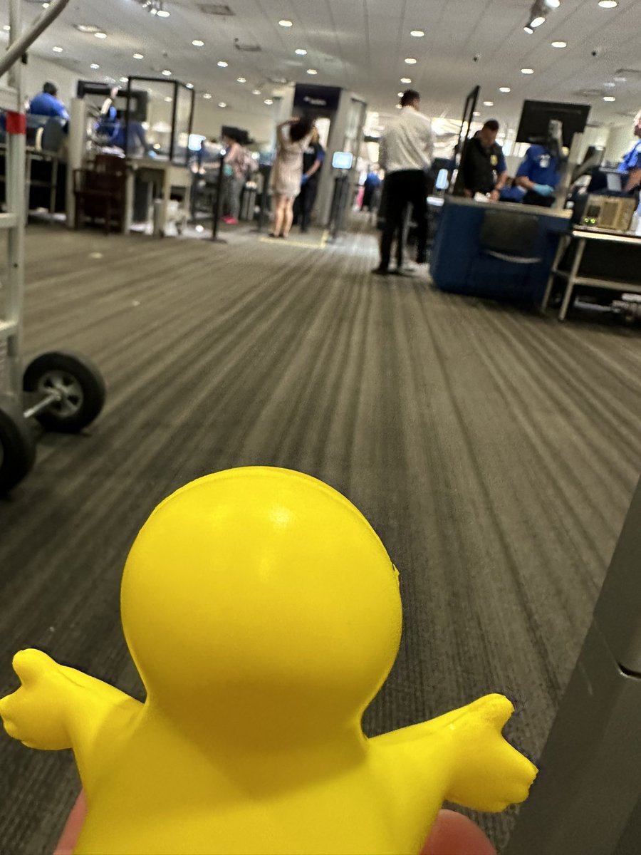 Little Yellow Guy tweet media