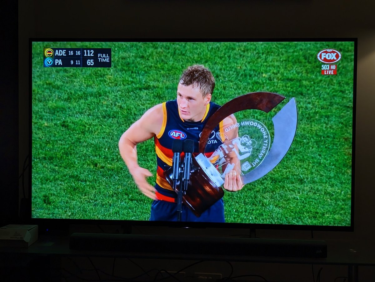 Aussie_Arch's tweet photo. Absolute masterclass from the Big Texan and a well deserved first Showdown medal with a bag of 7! Matty Crouch was huge, Dawse his usual brilliant self and Keaney making a good debut. Ledger sits at 27 wins each. Brilliant night @Adelaide_FC
#Showdown54 #weflyasone https://t.co/kOXcRXCreE