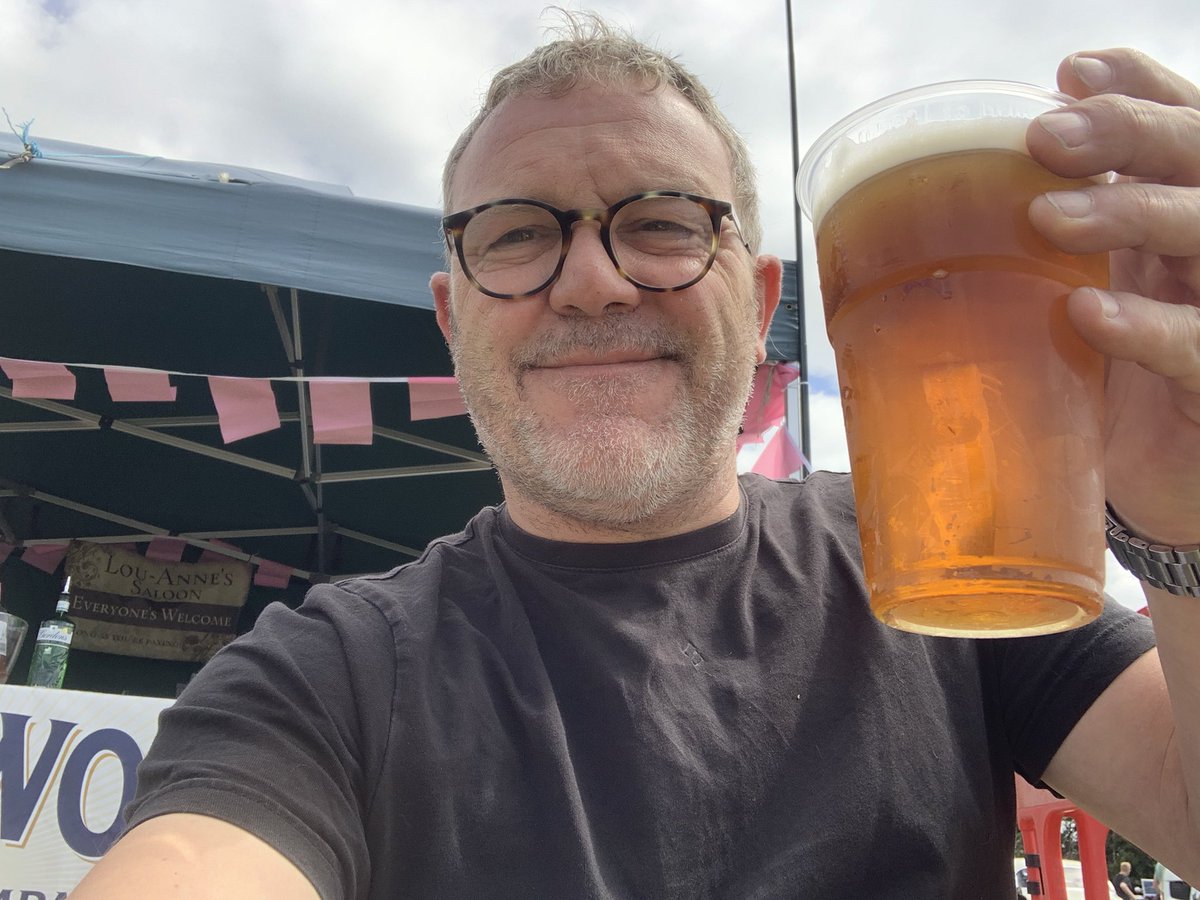 CllrWillRussell's tweet photo. Navestock Village Show & Country Fair. Well worth a visit if your are in the area. #splattherat #classiccars #music #community #fun #brentwood https://t.co/aGS7RIArDs