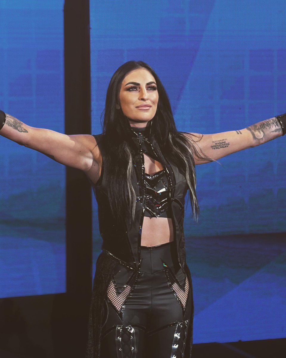 SonyaFansite's tweet photo. Daily Photo #SonyaDeville #PrideFighter #DaddyDeville #WWE #Smackdown #WWERaw
(@SonyaDevilleWWE) https://t.co/WLDG9b4rws