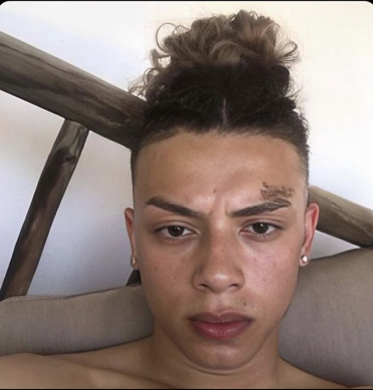 julesbrandao7's tweet photo. Askip je ressemble a central cee https://t.co/GXZmJCONEq