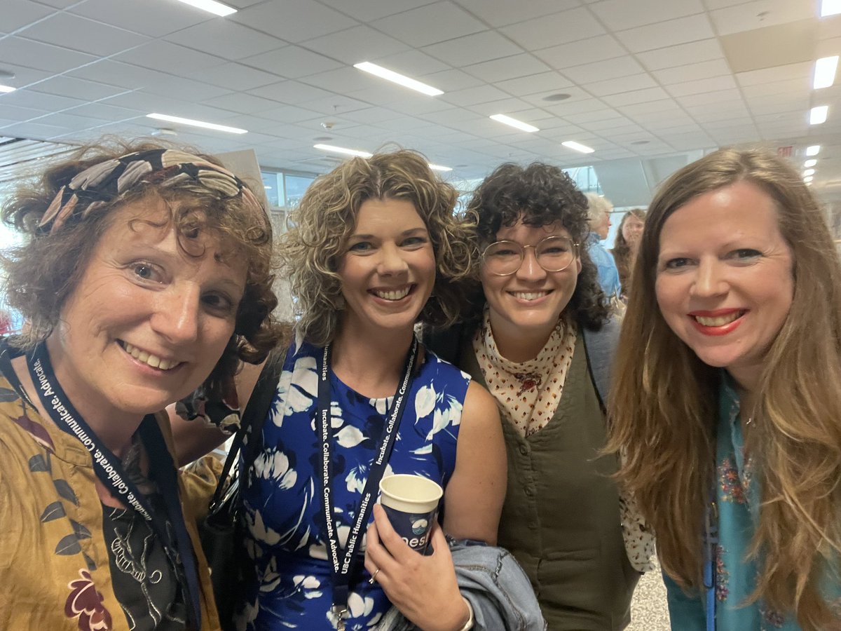 Connection at #icls23.
L to r, I so enjoyed insights of medieval historians Tamara Caudill @FrenchAtJU & @IMdFS, 
Dr Annie Doucet @UArkansas & @emmacayley @LeedsUniAHC & outgoing president of @CourtlyLit
#Timetolisten vital for development of academic/cultural sector partnerships