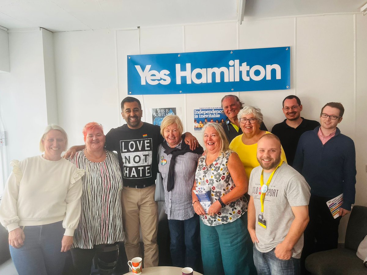 justcarol12's tweet photo. Brilliant to be with the #SNP today at #PrideHamilton great speech by @HumzaYousaf and was great to welcome him to the hub #ActiveSNP https://t.co/I2NkkYFst2