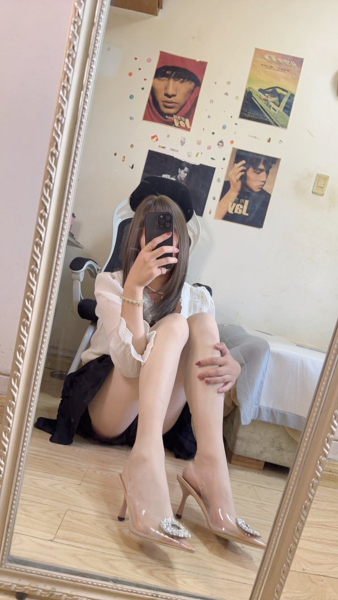 cdmoran666's tweet photo. 一天不穿丝袜都难受，必须每天都穿😂
#伪娘
#丝袜 https://t.co/GDluEmD6Ja