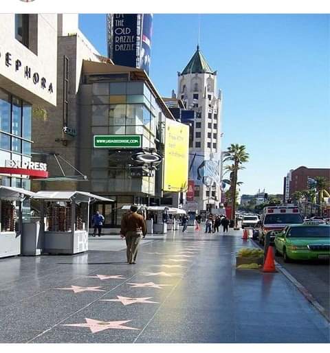 marberwal9's tweet photo. Hollywood Boulevard, Los Ángeles, California https://t.co/0Xn3X7rieh
