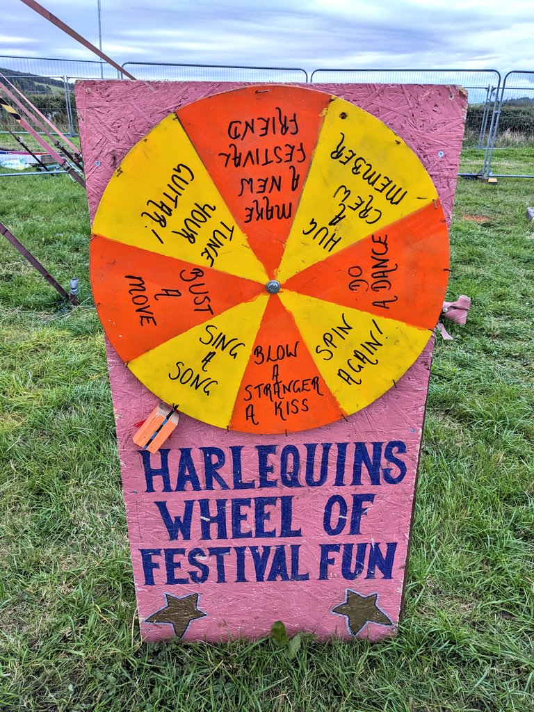lifeisafestival's tweet photo. Loving the @ButeFest site decorations 😍 A lot of work by many helpers goes into making a festival happen, especially one built from scratch in a field! #butefest #visitbute #wildaboutargyll https://t.co/rSW9x4Dyui