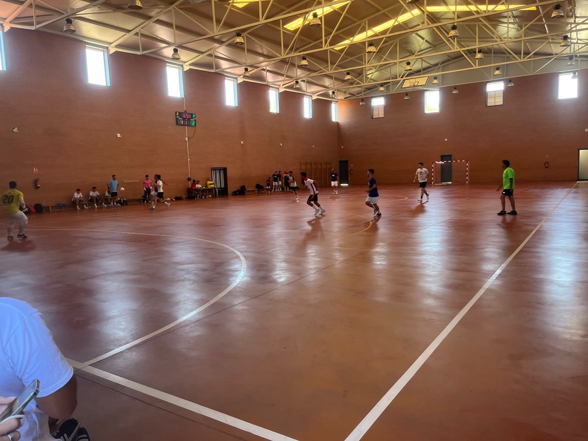 CDHERNAN_CORTES's tweet photo. Imágenes del torneo de 12 horas.Fenomenal organización del torneo.El @CDHERNAN_CORTES dispuso del servicio de barra.El club no para de buscar formas de generar.Recordamos que somos una población menor de 1.000hab.Y peleamos contra municipios q nos cuadriplican en recursos. https://t.co/XXBtAoYO06