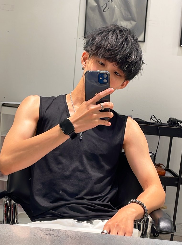 yusuke_11423's tweet photo. 髪少しなくなった✌️ https://t.co/YTocmSOlRa