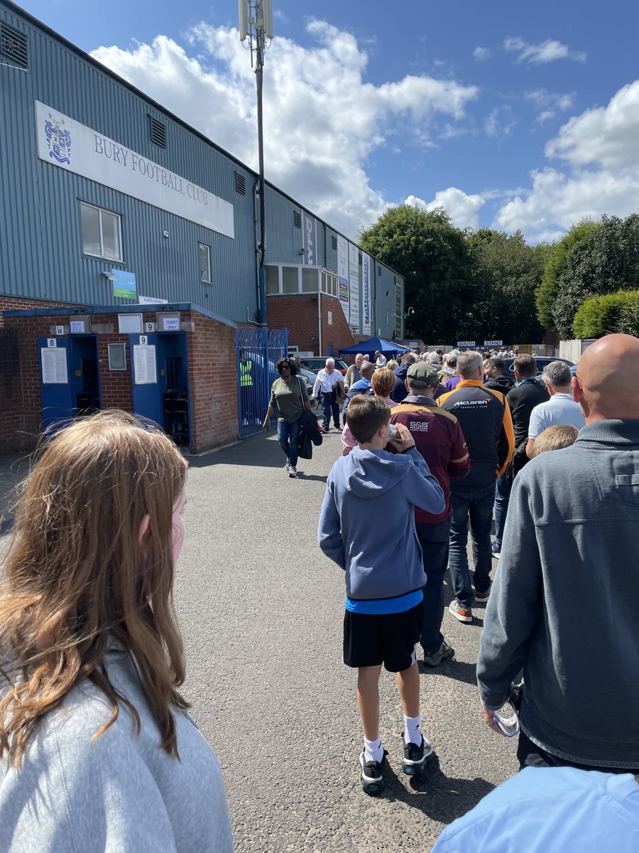 Shakerphil19's tweet photo. It’s been a while…… #buryfc #uts https://t.co/DsC5X45bvg