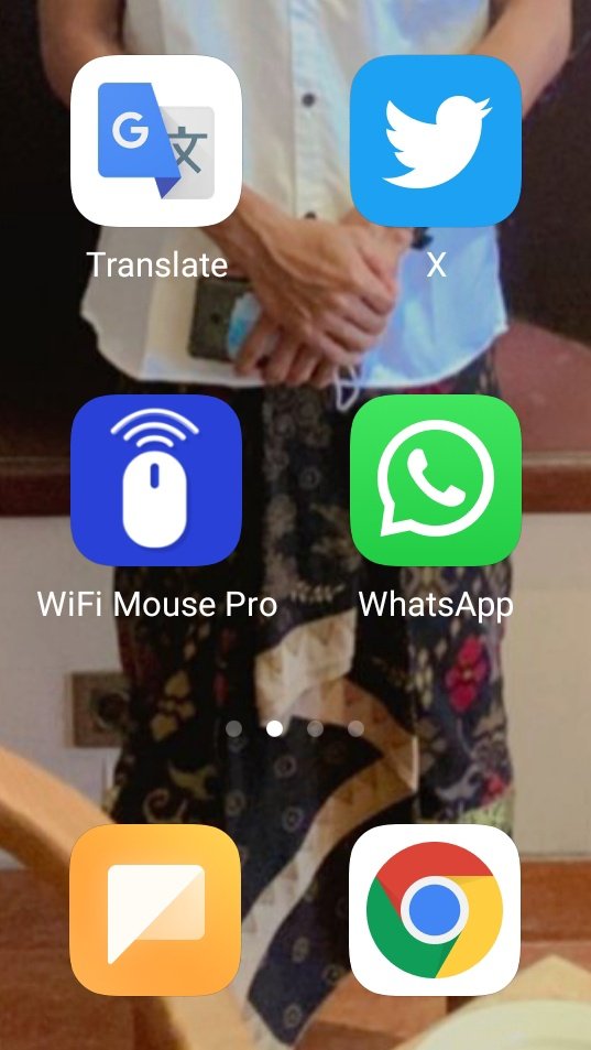 kompyangid's tweet photo. @ElonMuskAOC Look, i still have the bird 👏 👏 https://t.co/cXNdhjVNyi