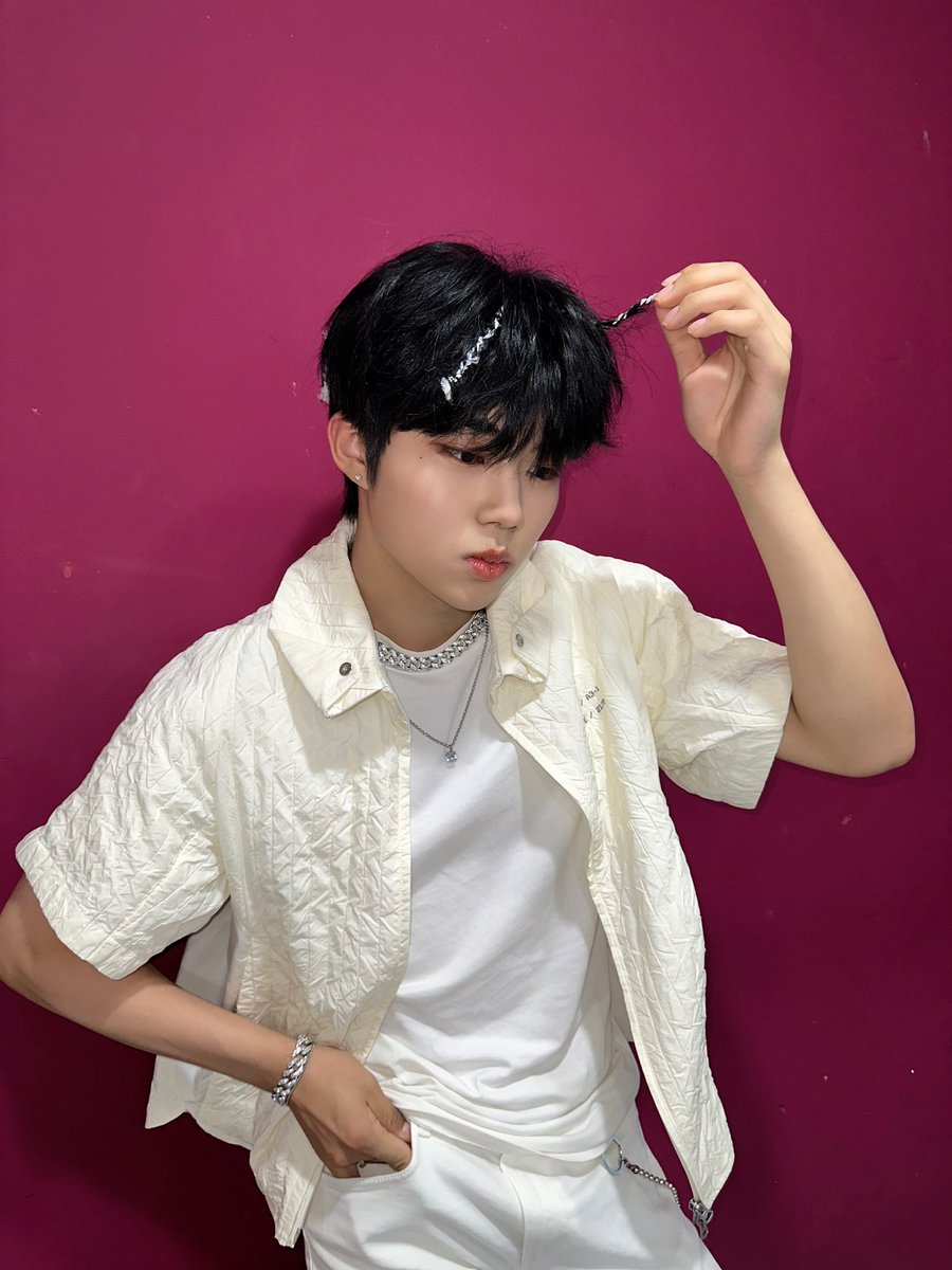 ZB1_official's tweet photo. _💌

제로즈들 오늘 행복한 하루로 만들어줘서 고마워요 언제나 함께하자 건강하고 맛있는 거 먹구 늘 사랑해 줘서 고마워요 더 큰 사랑으로 보답할게요 🤍

#PARKGUNWOOK #박건욱
#ZEROBASEONE #ZB1 #제로베이스원 https://t.co/UxslNWxICx