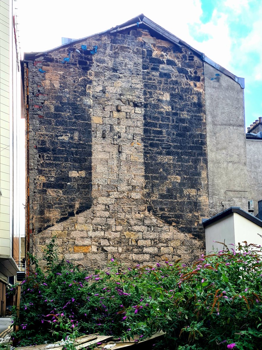 is_glasgow's tweet photo. Ghost building on Renfrew Lane in Glasgow. I love how the chimney of this building looks like it was extended upwards when the neighbouring building was constructed.
#glasgow #ghostbuilding #glasgowbuildings #lostbuildings #sauchiehallstreet https://t.co/F6Yhk9Rq3D