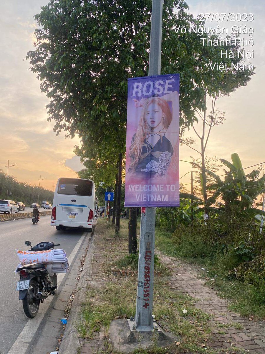 MyBiasIsParkCh1's tweet photo. Vfansé love Rosé so much
ROSÉ LIGHTS UP HANOI
#VietnamWelcomesROSÉ https://t.co/yuuqLcXidM