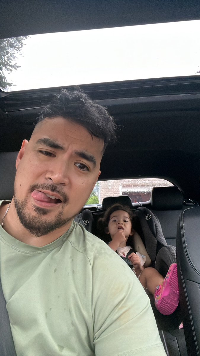 alternateacher's tweet photo. Summer time is also for family time #uncle #niece #summer #principalsoftwitter https://t.co/80gkTLUqLV