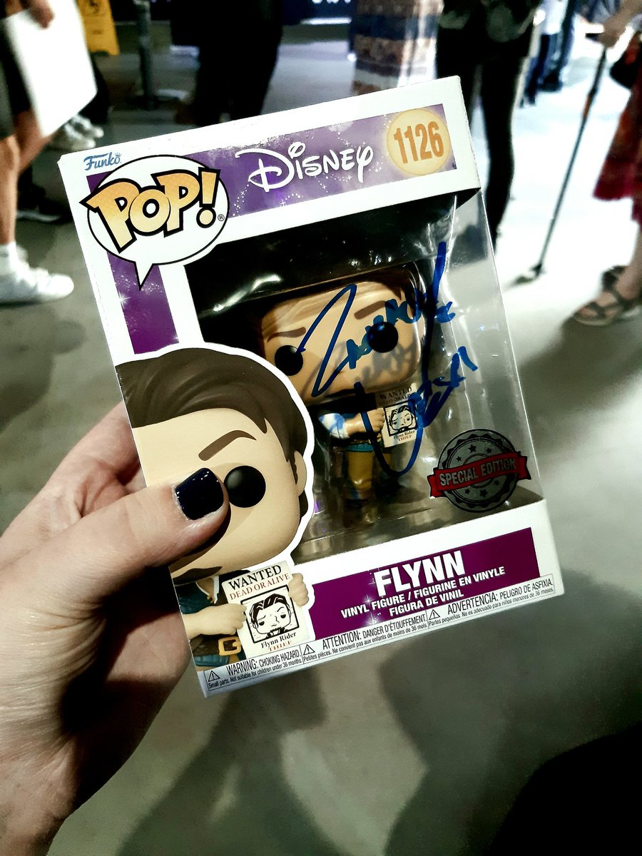 astoriagetaway's tweet photo. can confirm zachary levi is one of the nicest people you could meet. https://t.co/JLynzXiJzp