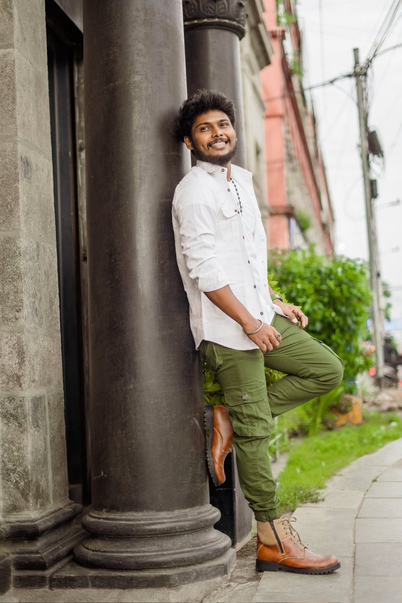 Ravi_vj_actor's tweet photo. Do all the good you can, for all the people you can, in all the ways you can, as long as you can.  
Happy Weekend🕺🏻🤍 #ravivjactor  

#ravivj #TwitterBird #HappyWeekend #SaturdayVibes https://t.co/1PfkK8a7Ht