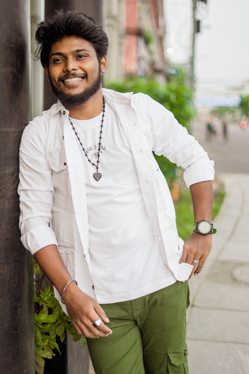 Ravi_vj_actor's tweet photo. Do all the good you can, for all the people you can, in all the ways you can, as long as you can.  
Happy Weekend🕺🏻🤍 #ravivjactor  

#ravivj #TwitterBird #HappyWeekend #SaturdayVibes https://t.co/1PfkK8a7Ht