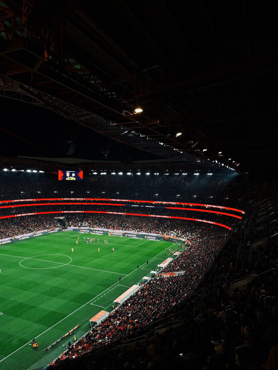 SLBENFICAplus's tweet photo. Estádio da luz 📍🦅❤️ https://t.co/wfo9HHpk3N