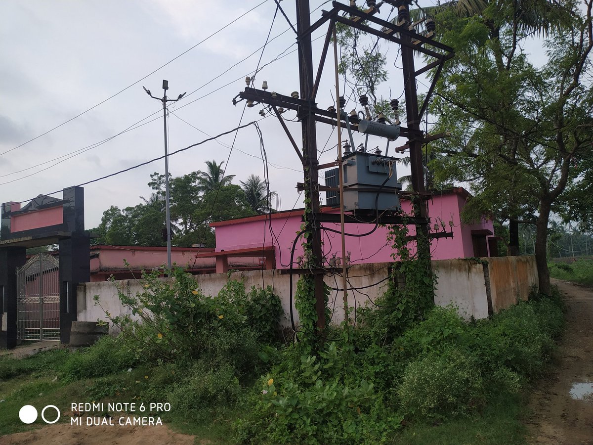 kumarajitVT's tweet photo. Sir dirgha Dina Dhari transformer pakhare badha daba pai hanaethile Madhya kichichi haenahi ,pakhare school rahichi,
Baliapal subdivision ,khaprapada fider , kumbhari gramapancayta @tpnodl_balasore
@DBalasore https://t.co/YwyCLDCAFJ