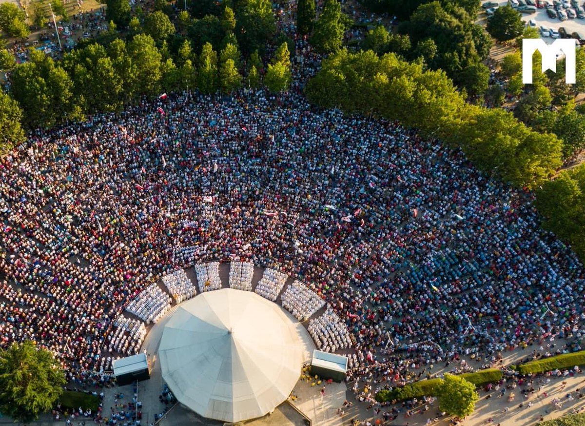 They say faith is dead in Europe 

Meanwhile a picture from Mladifest Catholic youth festival in Medjugorje 👇