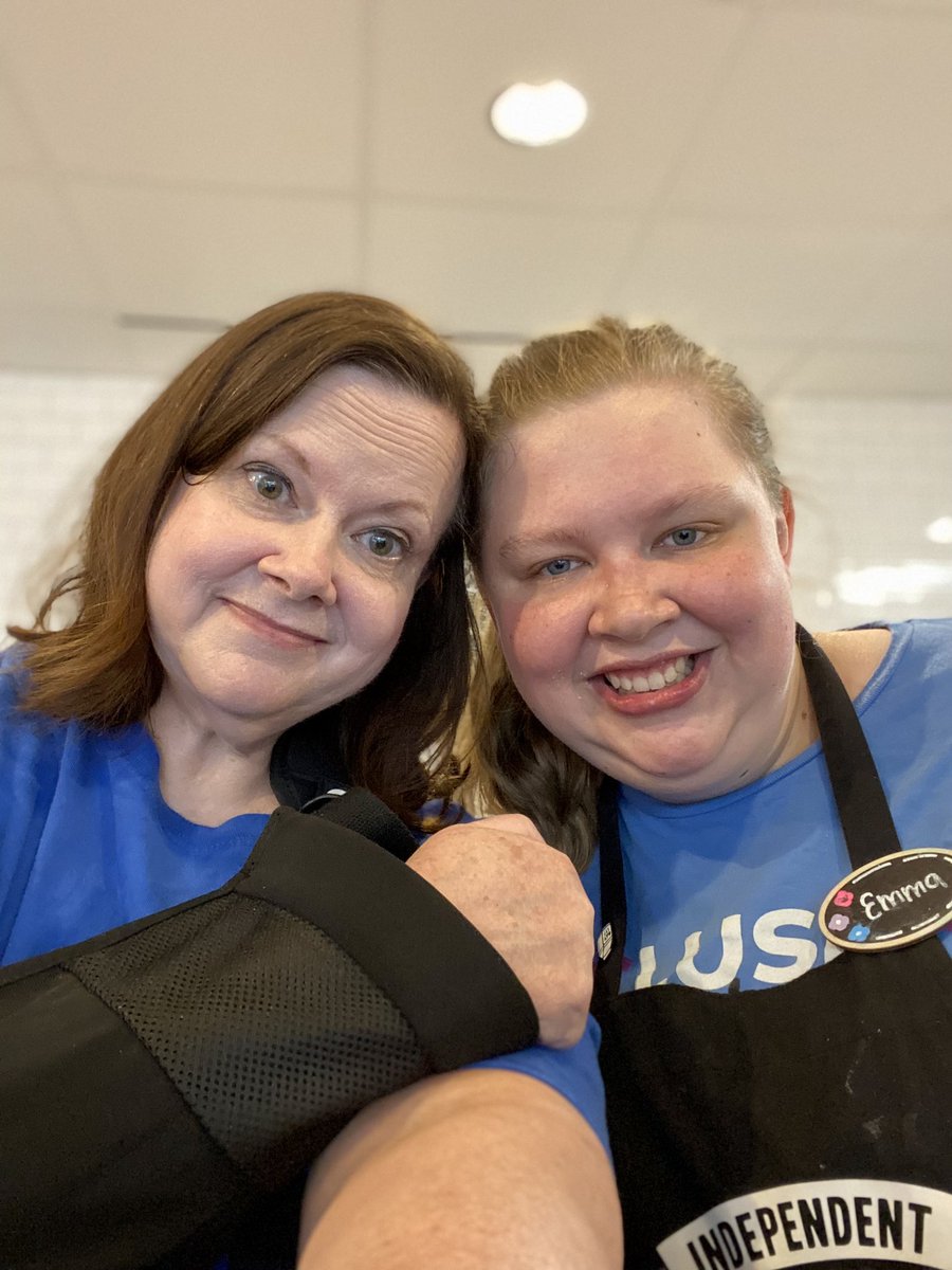 indiegrndscafe's tweet photo. I might have a broken arm but I’ve got Emma by my side making the best coffee in Kennesaw! Stop in and say hi. We can’t wait to serve you! ☕️
#IndependentGrounds #InclusionMatters #Coffee #Kennesaw #KSU #InclusiveCoffeeSpot #ChangeYourCommunity #ShopLocal #SupportSmallBusiness https://t.co/C7Fth7646A