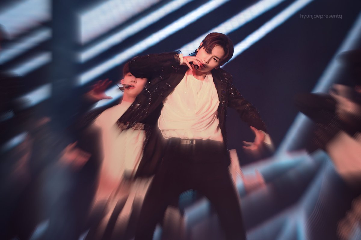 hyunjaepresentq's tweet photo. 230729 HQ Hyunjae Zeneration in Jakarta🇮🇩

🔥🔥찢었다🔥🔥
 
#더보이즈 #THEBOYZ #HYUNJAE #현재 https://t.co/jbqwfATL8a