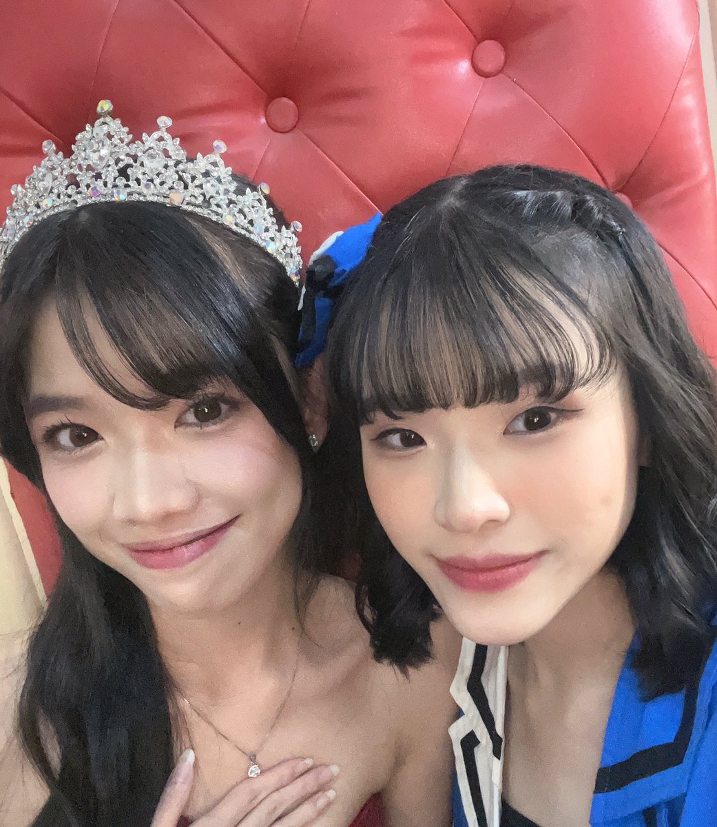 SE_LynJKT48's tweet photo. Happy graduation ci Jesslynnnn, sayang cici banyak-banyak 🥺❤️ 
@C_JesslynJKT48 https://t.co/fRx3oW7bEF