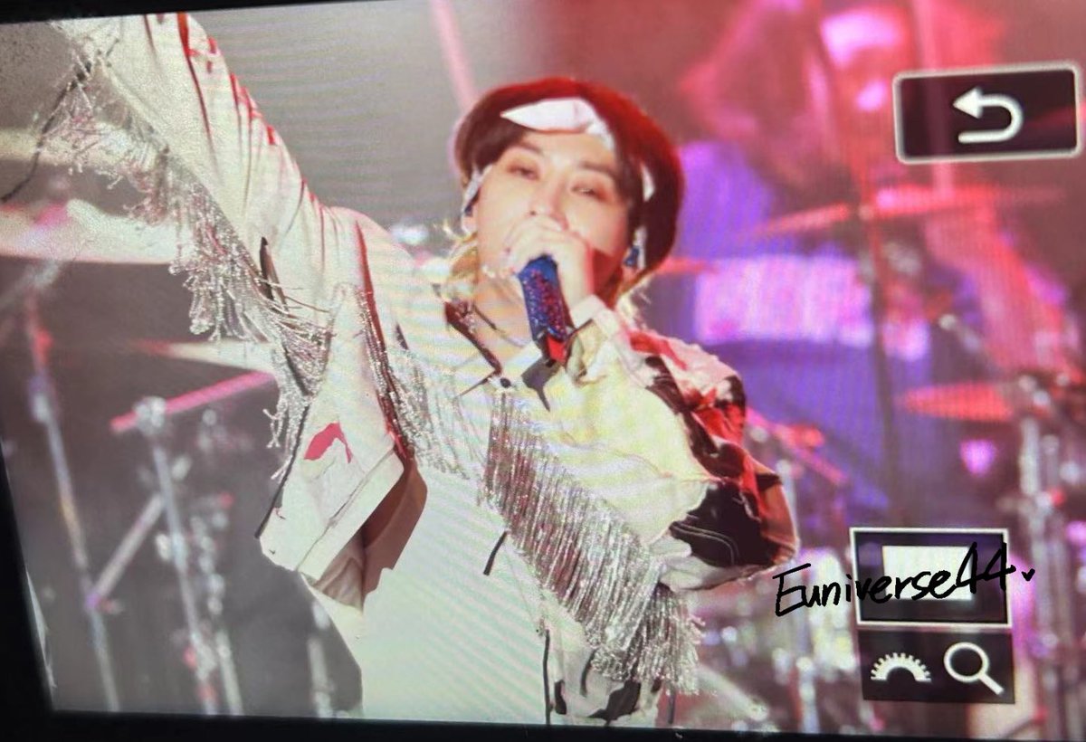 Euniverse44's tweet photo. 230729 DElight Party In Taiwan Day-1 

#이혁재 #혁재 #은혁 #eunhyuk https://t.co/9kvPlZxcVn