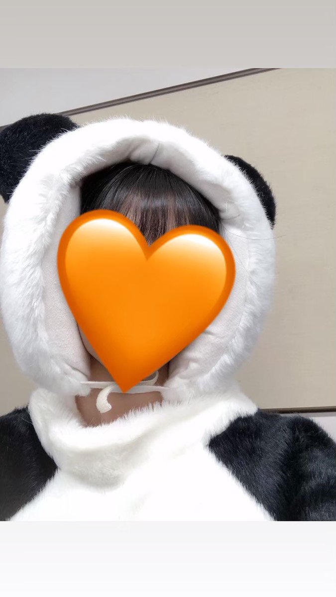 _6s_m's tweet photo. めっちゃ昔の💜🧡
ちなみに🦁に着させられて嫌がってた💜だけど、どんどんノリノリになって🦁が可愛い可愛いって写真撮りま��ってた
🧡は端っこに座って駄菓子の蒲焼さん太郎食べてた4枚目もぐもぐしてる

#6音で妄想 https://t.co/HW1PVD99YW