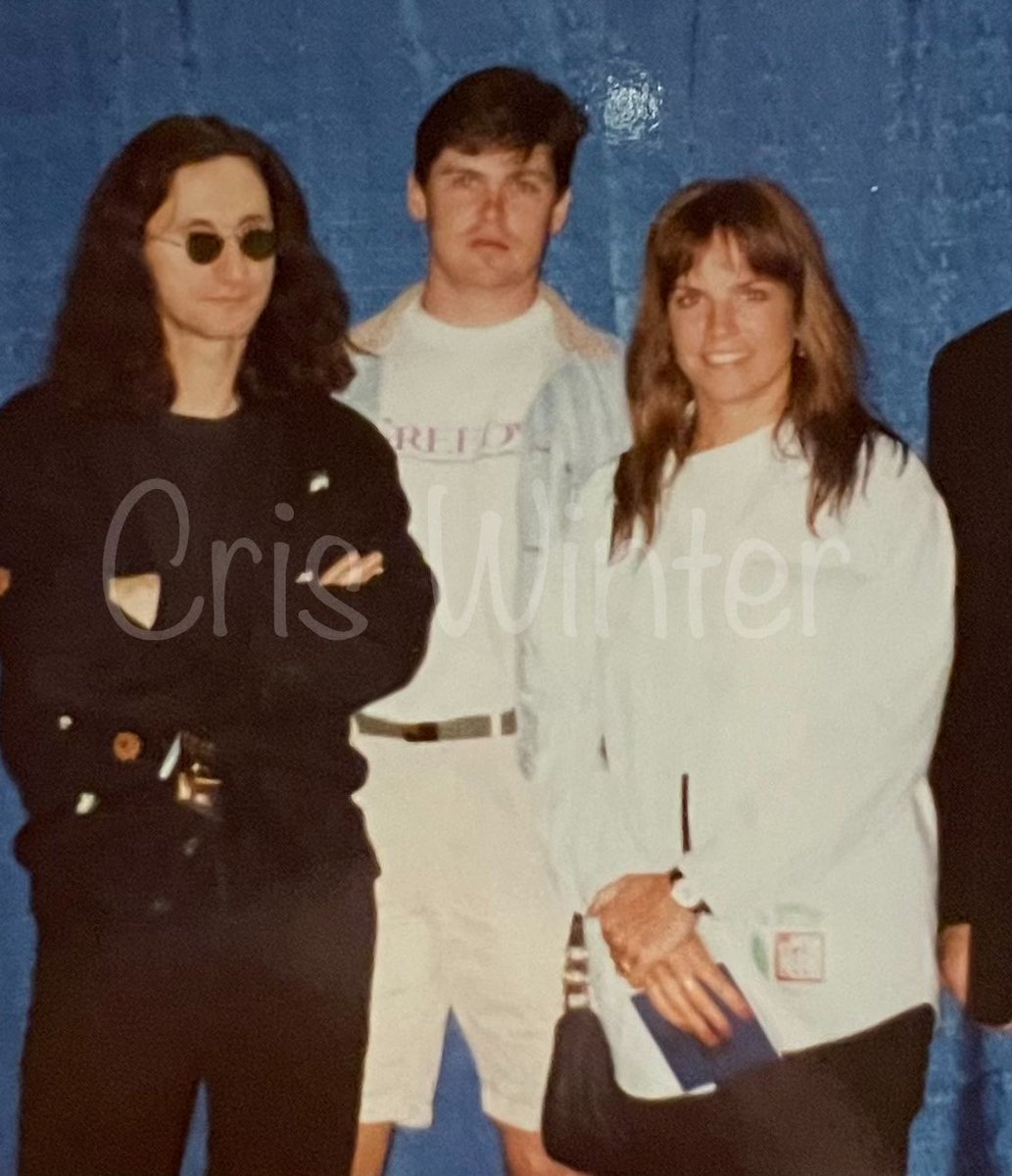 criswinter412's tweet photo. Happiest Birthday Wishes to bassist, singer and songwriter Geddy Lee of @rushtheband who celebrates his 70th trip around the sun.
#geddylee #rush #bassist #bassplayer #singer #keyboards #Canada #HappyBirthday #RUSH #FlyByNight #thetrees #workingman #limelight #spiritoftheradio https://t.co/HuK6bqyuZ0