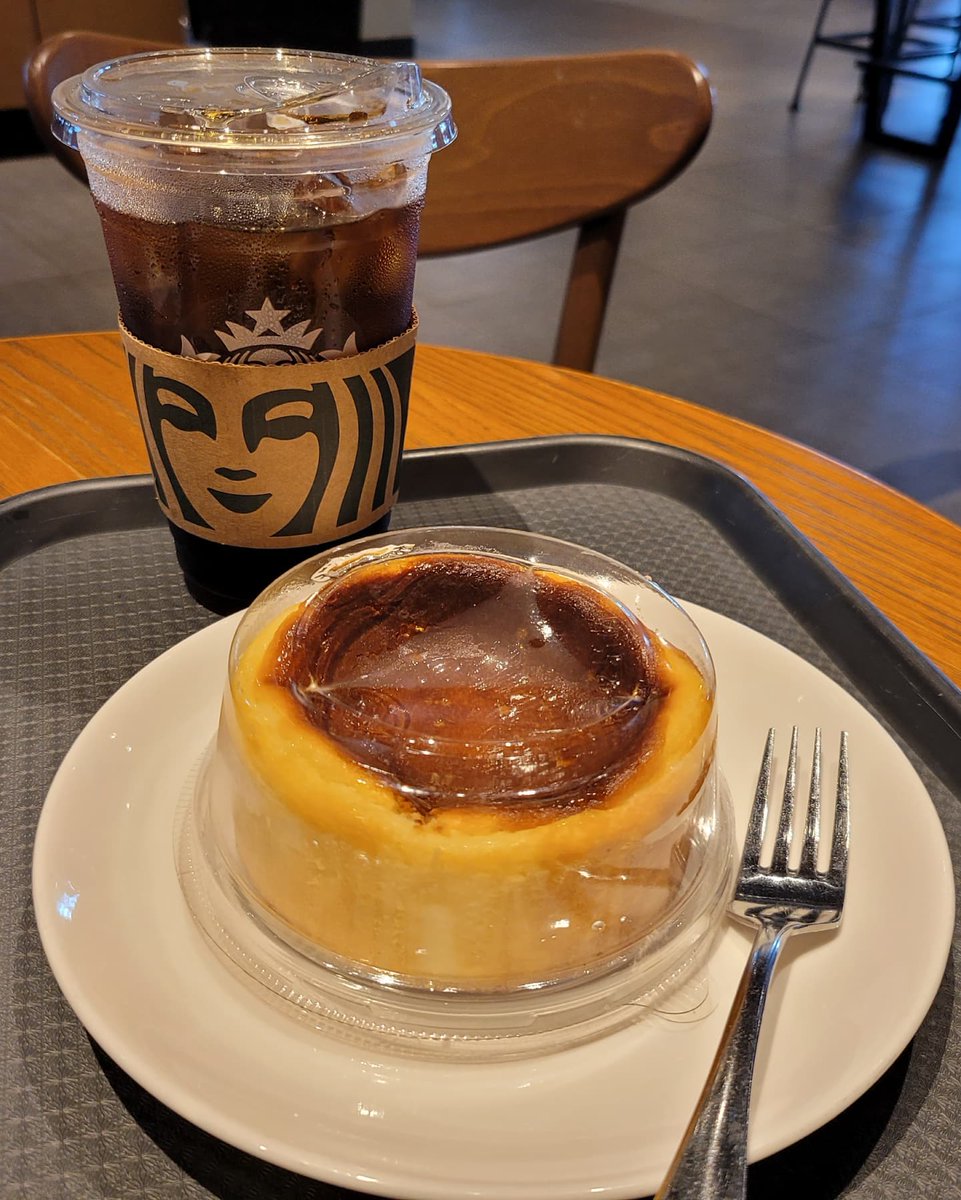 PeipeiPeiyi's tweet photo. Have a great weekend everyone! mistake cannot be undone just remember it and keeps going! #CoffeeTime #SaturdayVibes #Moody https://t.co/QCxK4jRhaO