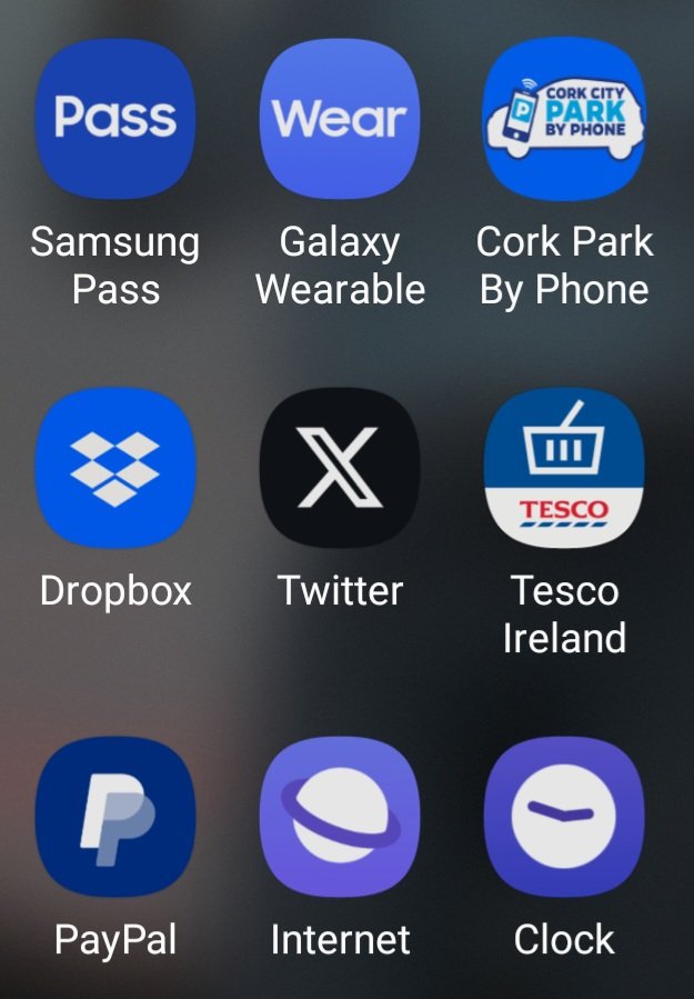 MaxBellPhoto's tweet photo. One of these things is not like the others #Twittee #XTwitter https://t.co/jj9EpjIxuM