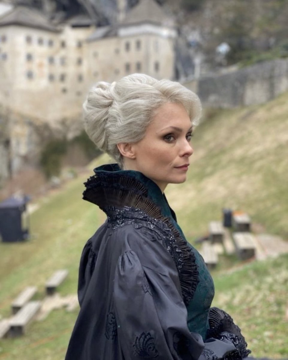 zulemasbaby's tweet photo. Let me represent you our bright diamond: Tissaia de Vries played by gorgeous MyAnna Buring 💎 https://t.co/IWWIx0proE
