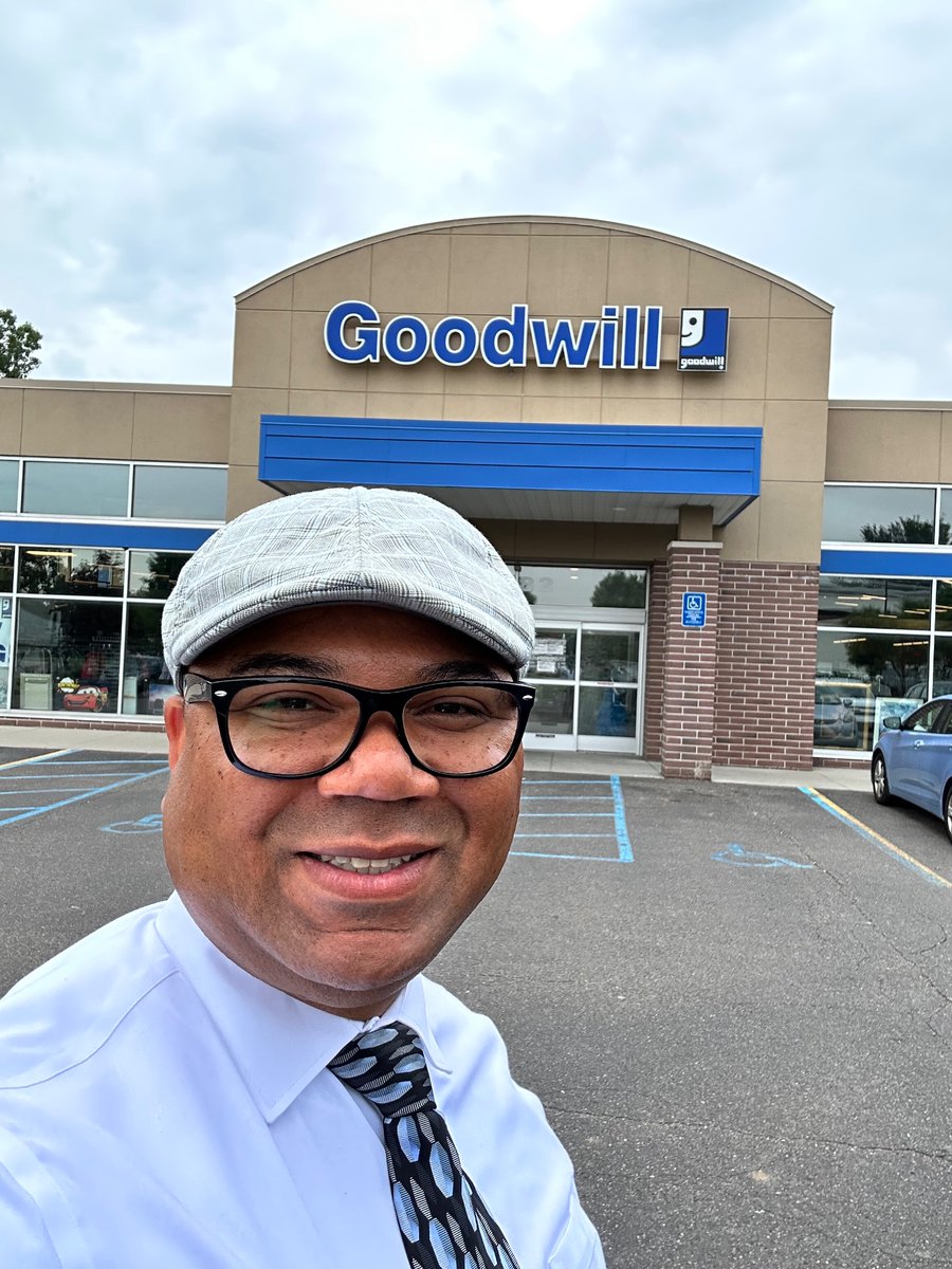 Goku73's tweet photo. I even visited the local Goodwill, if you can believe that 🤷🏽‍♂️ https://t.co/jm4zRYb7ge