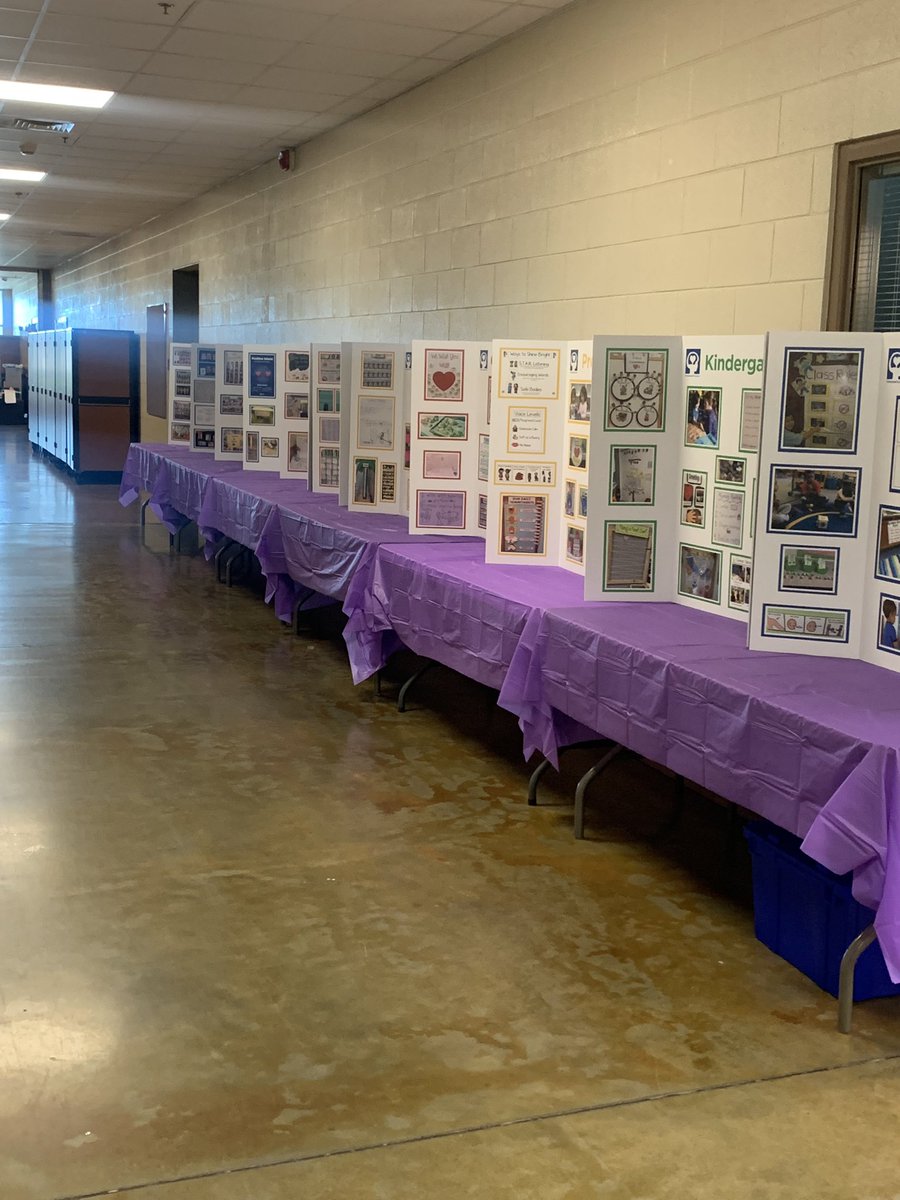 tiwaters0523's tweet photo. Set up and ready for the SPS Conscious Discipline Academy! It will be an amazing week of learning facilitated by Amy Speidel. #officialSPS #Consciousdiscipline https://t.co/Ayl1MHPU4c