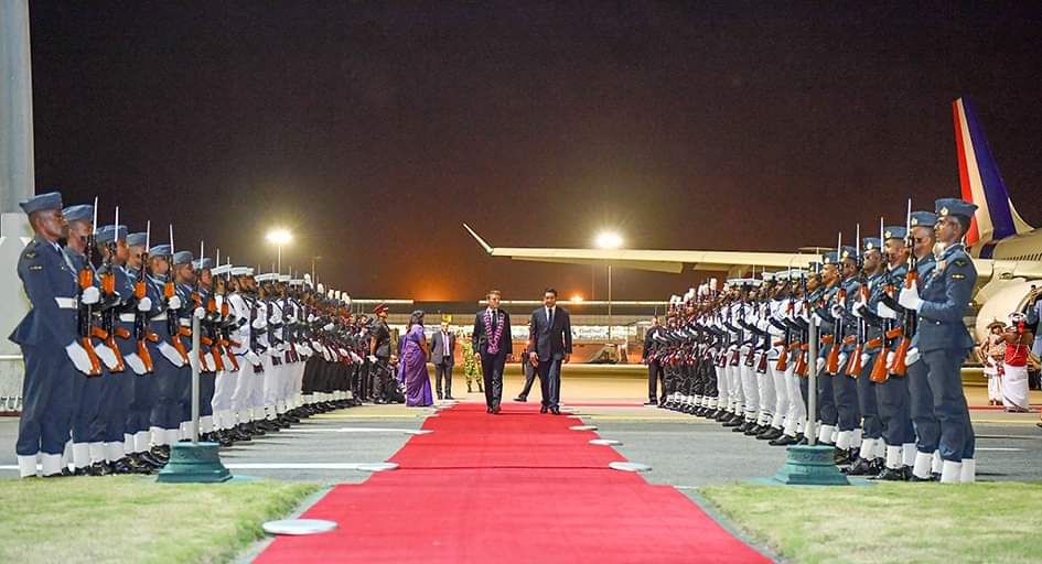 RajaofJaffna's tweet photo. May between the two countries diplomatic relationships last long! 🇱🇰 🇲🇫

#Presidents #HisExcellences #EmmanuelMacron #RanilWickramasingha  #Frenchgovernment #SriLankaGovernment #Diplomacys #Diplomatics #Countries #SL #FR https://t.co/tNwkTAAjGr