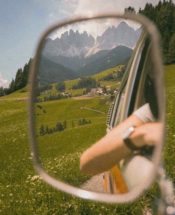 _hoelycraft's tweet photo. setting up our mood board today 🌿☕️

time will come—we will wake up to a quiet life 💛 https://t.co/27cl3pGCDH