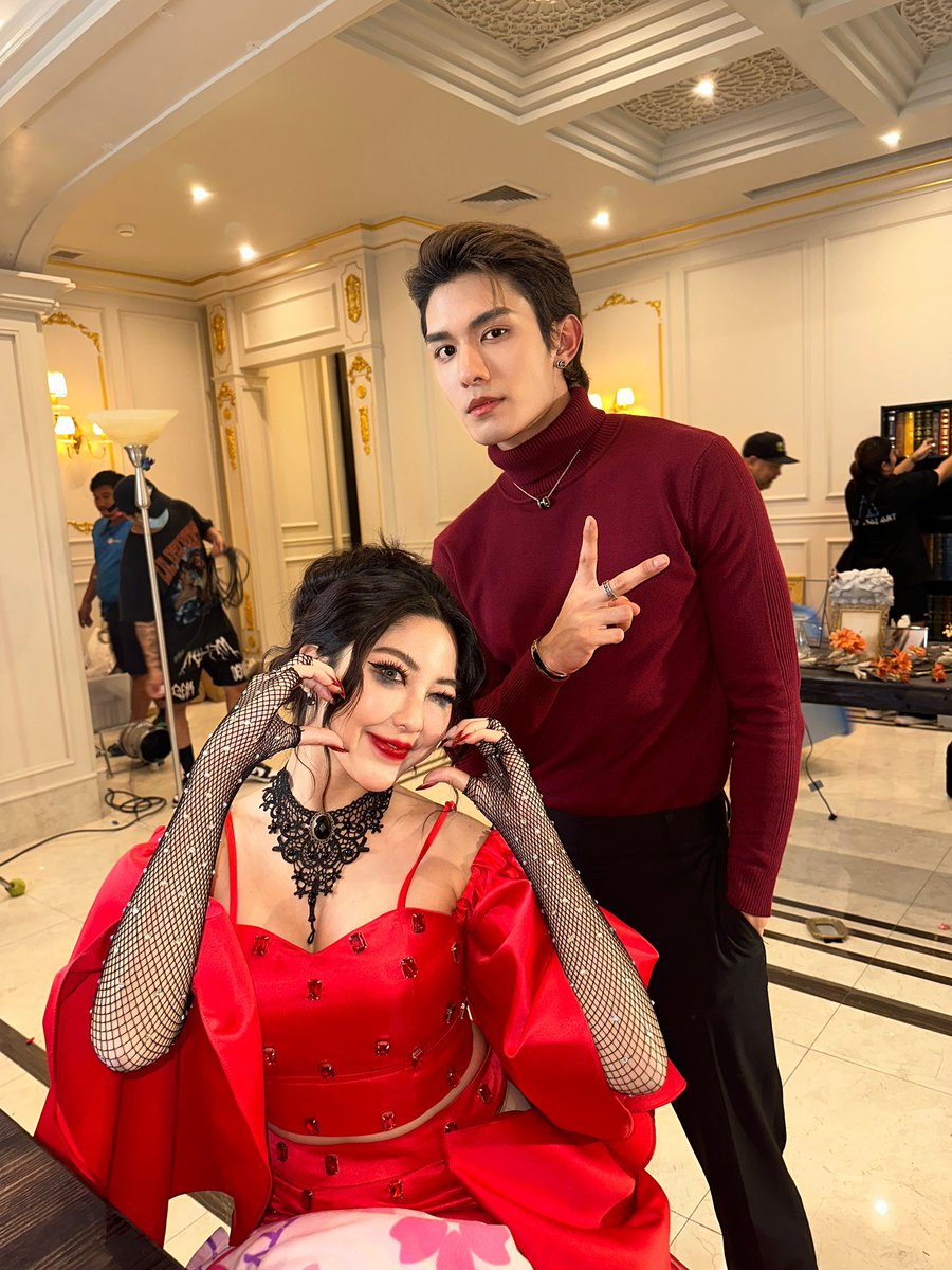 netsiraphop's tweet photo. ขอบคุณทาง Xoxo entertainment และ พี่หวาย @wanderwaii ด้วยนะครับ ให้เน็ตได้ร่วมเป็นส่วนหนึ่งของ Mv ให้พูดได้มั้ย ประสบการณ์ครั้งแรกเลย ตอนได้รู้เรื่องคือดีใจมาก ไว้เดี๋ยวมาเล่าประสบการณ์ในการถ่ายทำนะครับ #ให้พูดได้มั้ย https://t.co/1aYgU81UxS