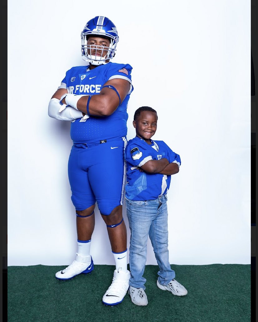 Raymond_67_'s tweet photo. #AGTG After a Great visit to Colorado Springs, CO I have decided to commit to The United States Airforce Academy @awestbankthing @Shaw_Gridiron @CoachLobotzke @RecruitLouisian #BoltUp #Diesel 📍HOME https://t.co/mmH6xEHDIW