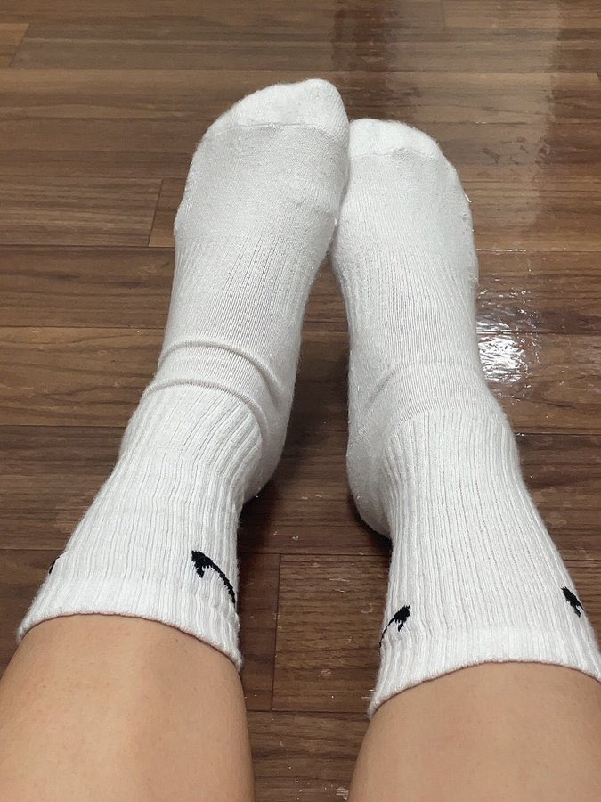 yating0707's tweet photo. 最近愛上白襪🥹好想幫別人足❤️ 消失很久了發個文～ https://t.co/NTLkRIH9Z7