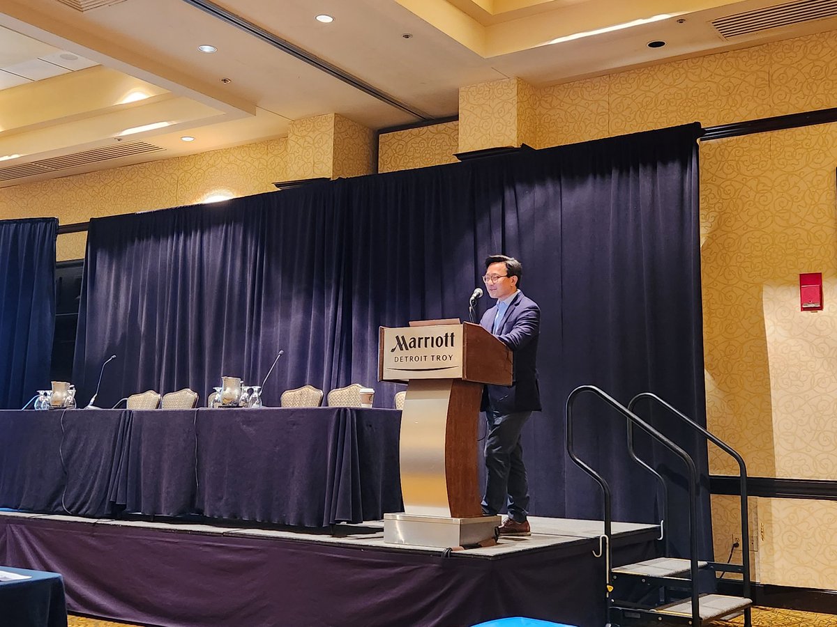 abhinav_deol's tweet photo. Dr. Jay Yang @karmanoscancer  presenting about Follicullar Lymphoma at the Annual Lymphoma Symposium orgabized by @Dipenkmodi https://t.co/BBb6CzKVEq