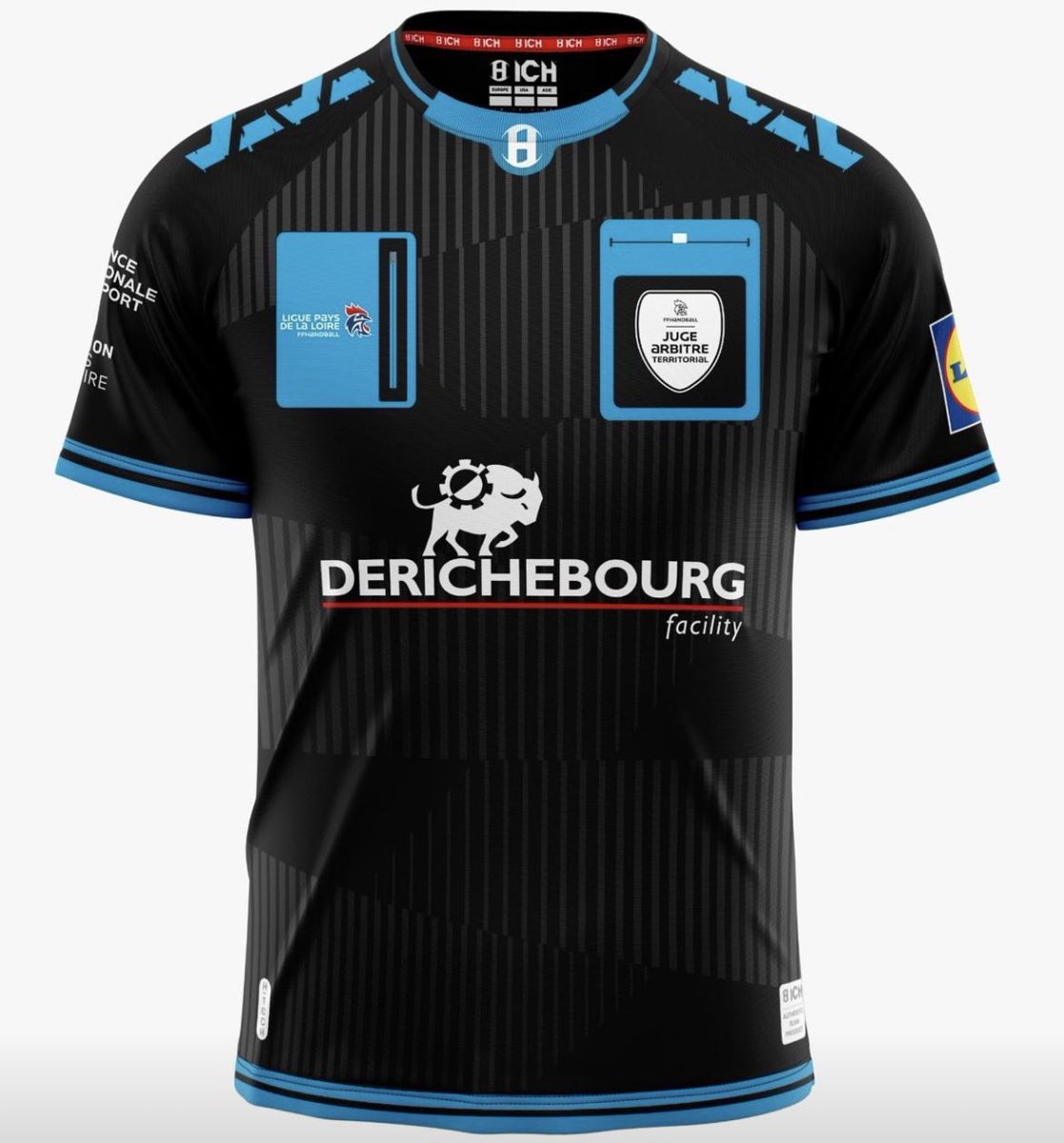 Découvrez la nouvelle gamme ARBITRAGE 2023/2024 mise en place par la Ligue de Handball des Pays de la Loire pour les Juges Arbitres T1 et Juges Arbitres Jeunes T1 imaginée et dessinée par la marque ICH, accompagné par <a href="/derichebourg/">DERICHEBOURG</a> et Dubillot Environnement. Merci !