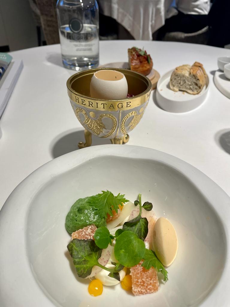 MICHELINgidsBNL's tweet photo. Bij #SelGris weten ze wat royaal betekent.
#Duinbergen #MICHELINStar https://t.co/FxE4Q9QA8K