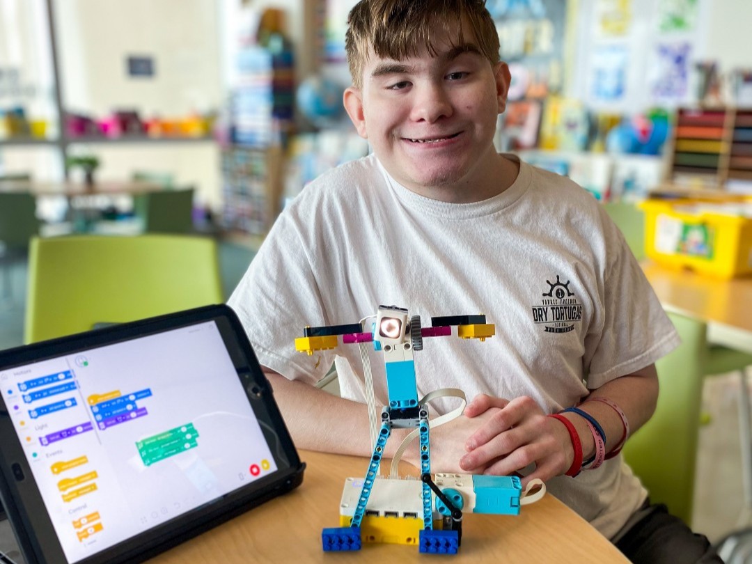 Nemours's tweet photo. Our patients at Nemours Children's Hospital in Orlando put their amazing engineering skills to the test during @LEGO_Group Mania week. From designing and programming fully-functional robots to promoting STEAM learning, they're showing us that imagination knows no bounds! 🤖🚀🎓💡 https://t.co/z5cvnfsX3Y
