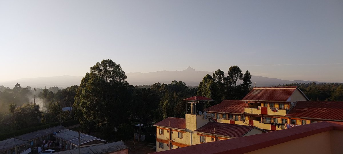 AxisAdventures's tweet photo. Outdoors with a view; Quiet residential neighbourhood https://t.co/teUbdrKSd2