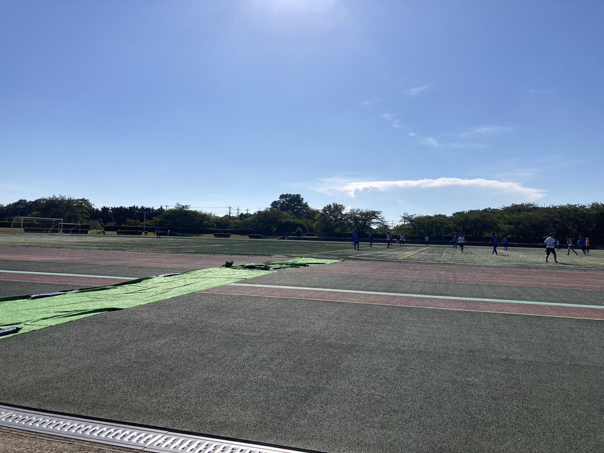 7/29(土)
本日は灼熱の中サッカーの練習試合でした！
暑すぎました！