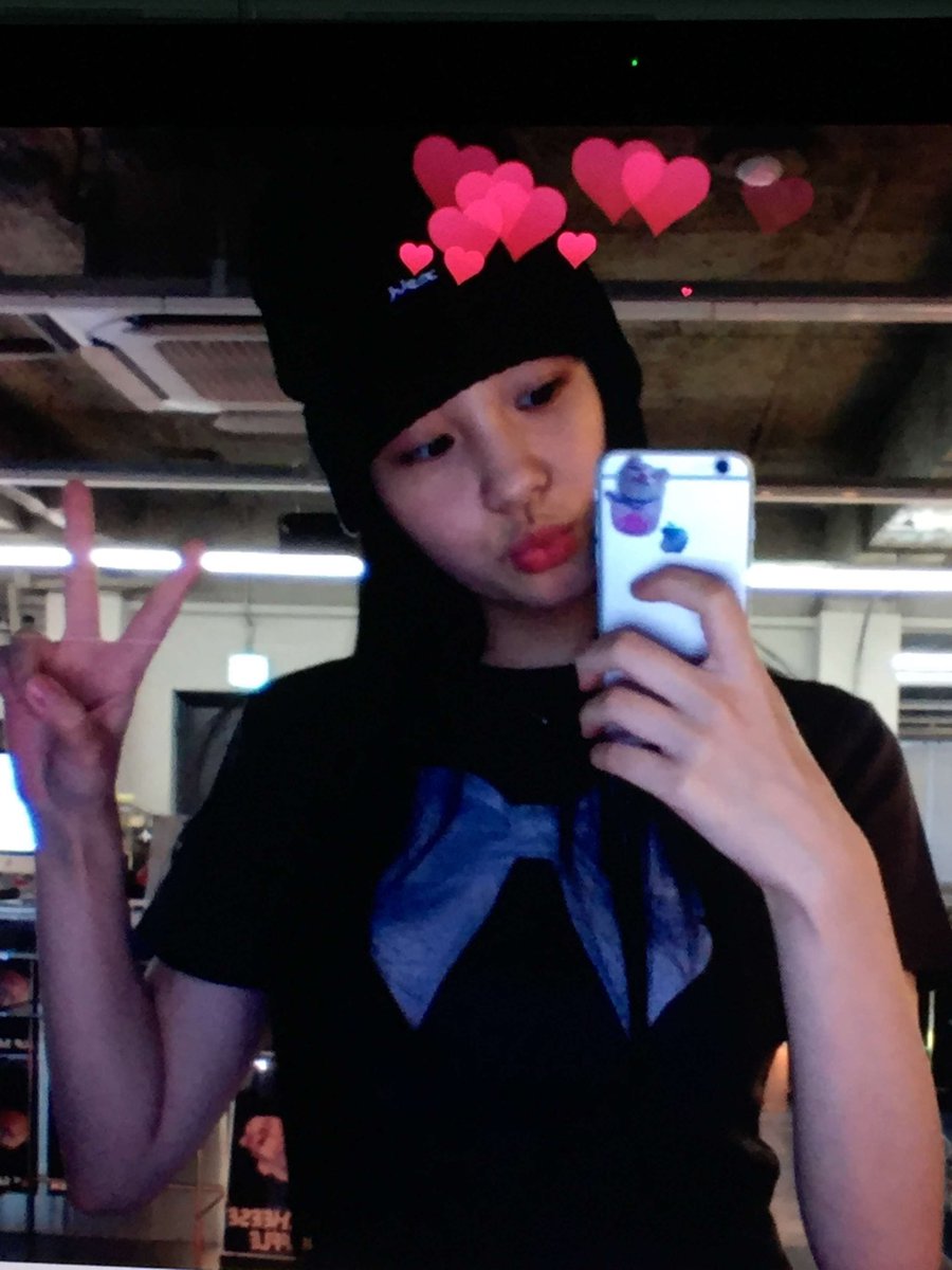 wklybbl's tweet photo. 230729 🐰 9:49 - 9:56pm kst https://t.co/GFMUpA1pzy