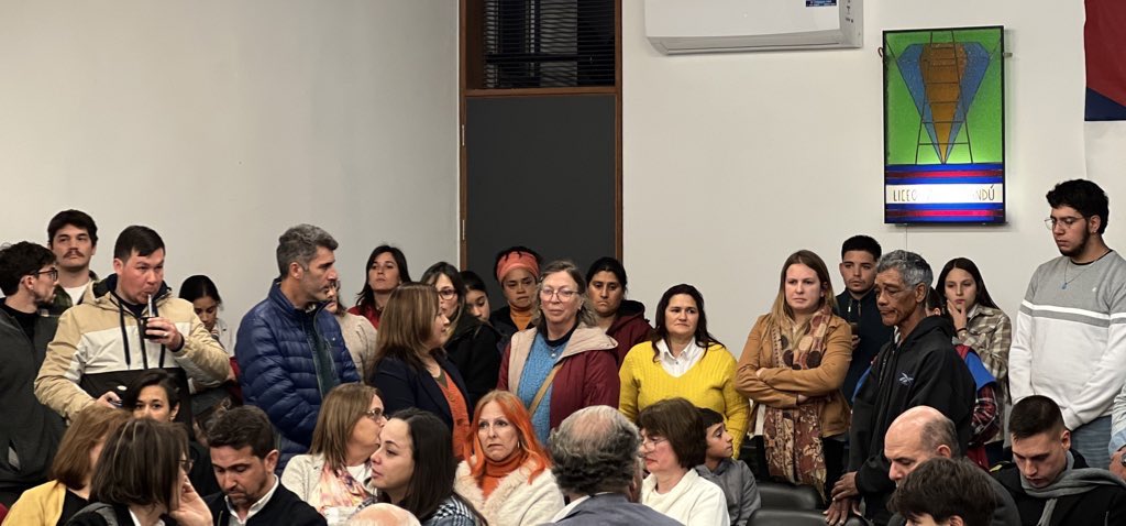 ANEP - CODICEN 📚 En la noche de ayer se realizó una nueva sesión abierta a la comunidad del Consejo Directivo Central de la ANEP en el Liceo N° 7 'Amelia Varietti' de Paysandú.