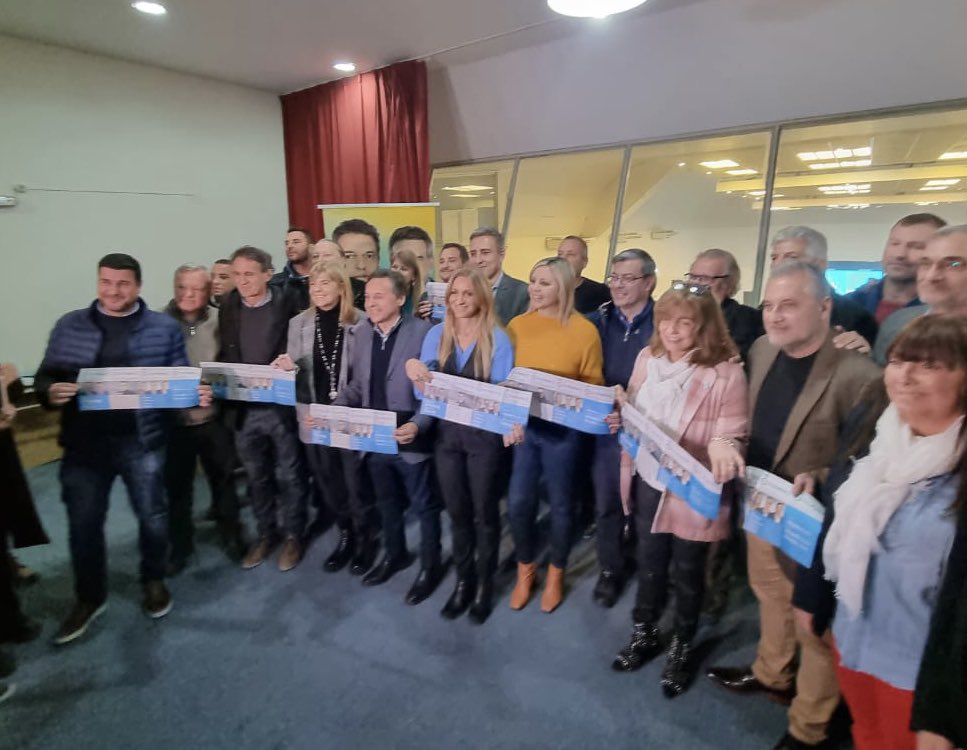 jonyetorres's tweet photo. #SantaFe #Rosario Participamos de la reunión de la Mesa #MassaPresidente. 

Gran convocatoria de compañeras y compañeros de toda la provincia. 

Estamos en el camino de progreso y crecimiento a partir del trabajo y el esfuerzo con inclusión y justicia social.

#DefenderALaPatria https://t.co/quUNSioCVE