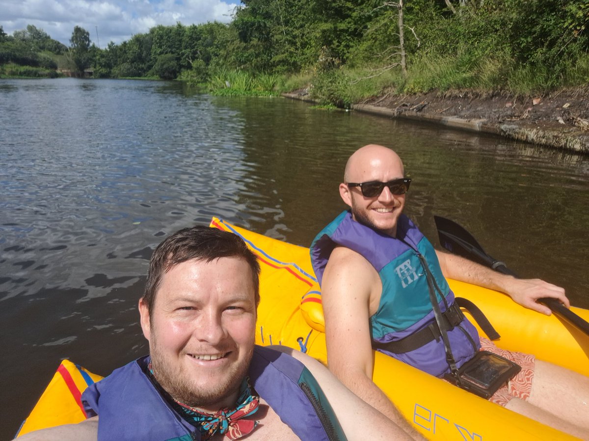 The_Holy_Shale's tweet photo. Listening to TMS on @bbc5live whilst happy paddling down the River Weaver with @PeteDuncanCrim. @BBCSport #bbccricket https://t.co/2zJ3ktONCc
